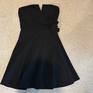 Francesca’s Black V Neck Strapless Mini Dress with Bow, women’s size medium